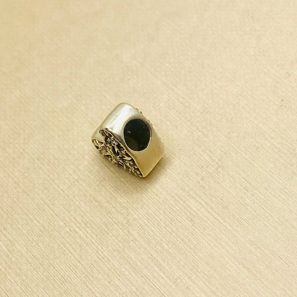 EUC Pandora 791996CZ Sterling Silver Heart of Winter Snowflake Charm w/ CZ’s - Picture 7 of 9